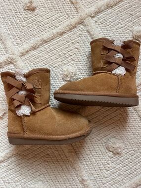 Toddler 9 UGG boots Koolaburra
